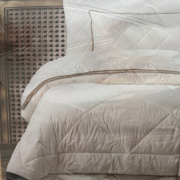 Brooks Brothers Wool Comforter in Cream - Picture 3 of 6